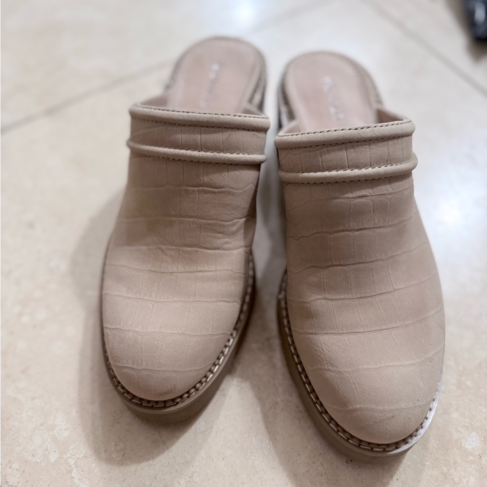 Donald J. Pliner Beige Croc-Embossed Mules